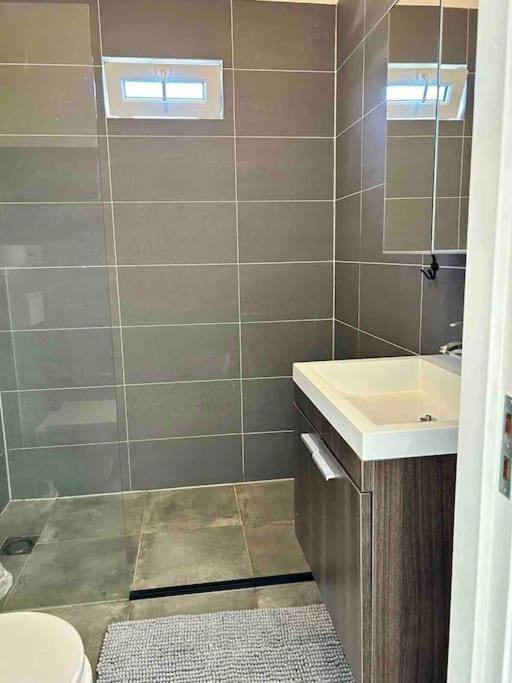 Family House With Garden & Jacuzzi & Sauna Near Amsterdam Vijfhuizen 外观 照片